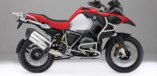 BMW R 1200 GS Adventure 2018 vs Suzuki GSX-R 1000 2015 BMW R 1200 GS Adventure 2018 vs Suzuki GSX-R 1000 2015